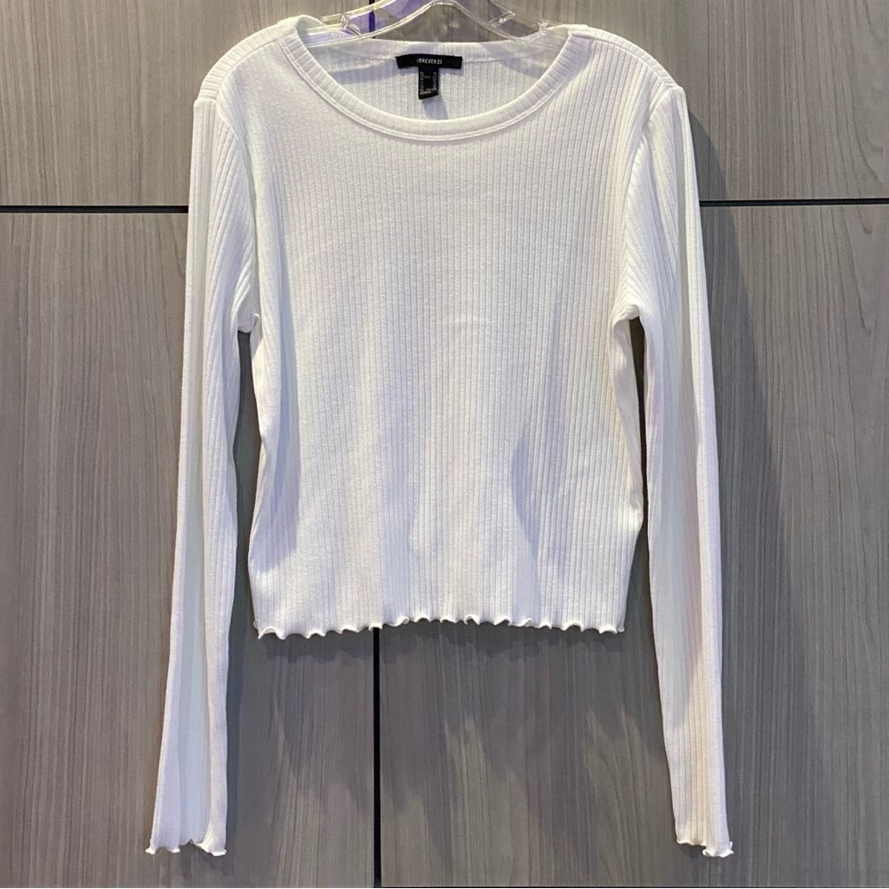 Forever 21 F21 White Long Sleeve Crewneck T-shirt XL Slightly Cropped